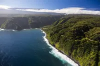 Completely remodeled! Walk to the beach! King bed!