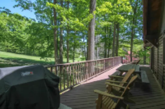 Chalet Crystal Mountain - 6 Bedroom - 3 Bath Log Cabin