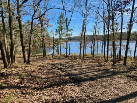 Waterfront Nature Oasis Right off the Interstate