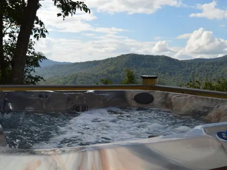 3 Suites with Privacy and Great Mountain Views and Hot Tub Отели рядом с достопримечательностью «Charles D Owen Park»