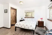 Hillside Home w/ Views, Lounge Decks, Bbq, 5Min to Downtown & Hot Springs Pools! Hotels near Glenwood Hot Springs Pool