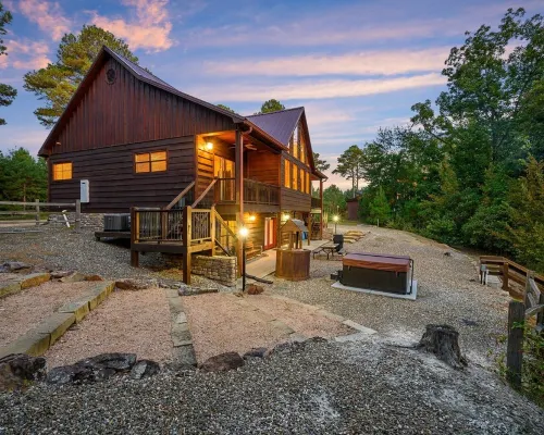 Waterfront On The Mt. Fork River, Fox Island Is Totally Secluded and Private! Hotels in Broken Bow