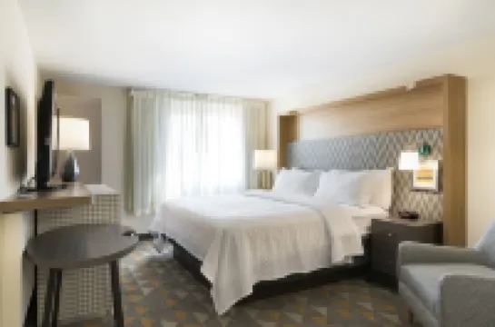 Holiday Inn 布盧明頓 住宿飯店