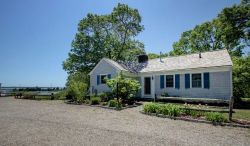 HyannisPort Cottage with Ocean View. 500 Feet to Ocean Beaches!