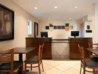 Days Inn by Wyndham Encinitas Moonlight Beach - breakfast