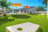 Orange Blossom~6mi to beach~Htd Pool+Hot Tub~Gameroom~Gym~Fire Pit~Playground