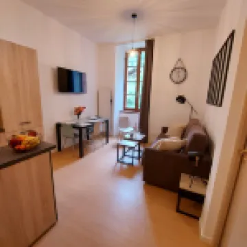 Magnificent 3 stars flat