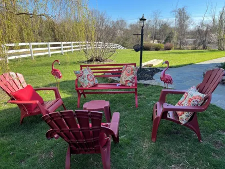 Spacious 5-bedroom farmhouse in peaceful Nokesville with Pool Отели рядом с достопримечательностью «Henry House Hill»