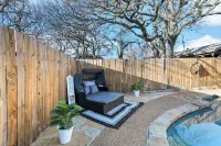 Diamond Waters near DFW & Stadium with Private Pool