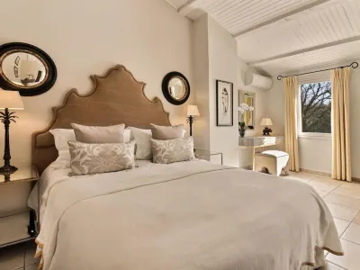 Les Blayons - Exclusive Pool Villa Stunning View Sous Les Toiles de Provence 주변 호텔