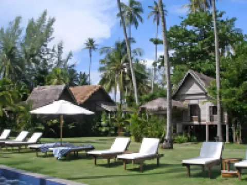 Bon Ton Antique Wooden Villas