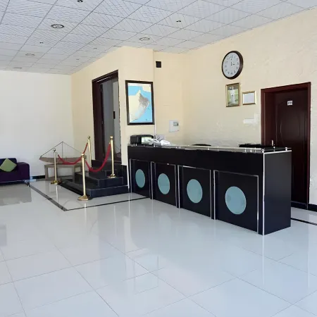 Al Multaqa Hotel Отели в г. Сухар