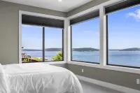 Waterview Oasis 5 Bedroom 4 Bath