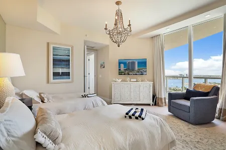 Charming 3-bedroom condo Отели рядом с достопримечательностью «Coconuts on the Beach»