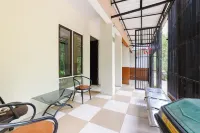 RedDoorz Near the Jungle Waterpark Bogor
