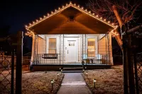 The Outsiders-Greaser Hideout-Across from Outsiders House Museum - بيت ضيافة