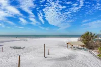 Gulfside No Roads to Cross  1-bedroom condo with AC, WiFi On Siesta Key Beach.. - 2-Star