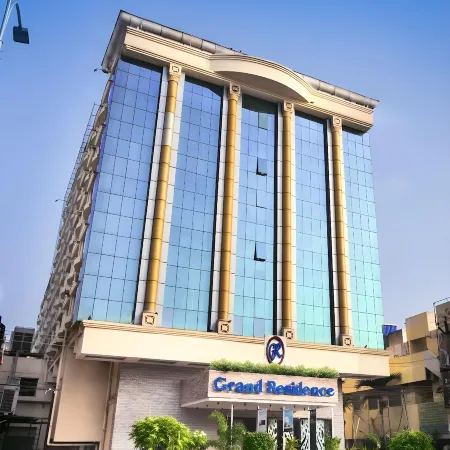 Hotel Grand Residence Отели рядом с достопримечательностью «Бизнес-комплекс DLF IT Park»