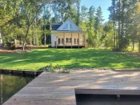 Waverly Creek Retreat-kayaks/fire pit/pet friendly