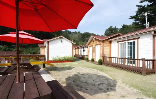 Youngduk Badagongwon Pension