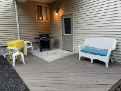Cozy Canadian lakes cottage (Pet friendly)