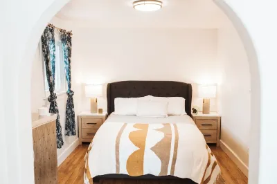 Downtown 5 BDRM Charming Historic Home Hotels near Museum of the Rockies