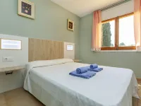 Del Lago Hotels near Torre de Montgo