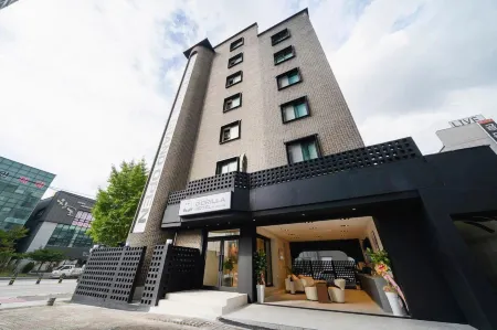 Gorilla Hotel
