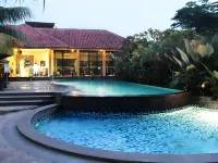 Narita Classic Hotel Hotels in Cipondoh