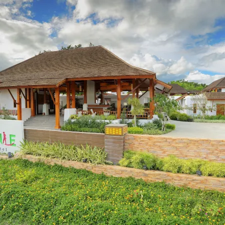 Mount Inle Hotel & Resorts Отели рядом с достопримечательностью «Монастырь Шве-Ян-Пяй»