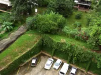Hotel Montreal - parkir