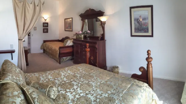 ครีมแคทเชอร์ส เลค เพาเวล เบดแอนด์เบรคฟาสต์