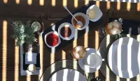 Nikos Ikies - Desayuno
