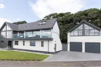 1 Bed Studio - Sleeps 4 - Parking - Wifi - parking