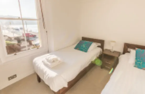 Waters Edge Apartment at Beach House Hotels in 