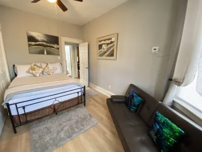 Charming 2 Bedrooms apt One step to NYC