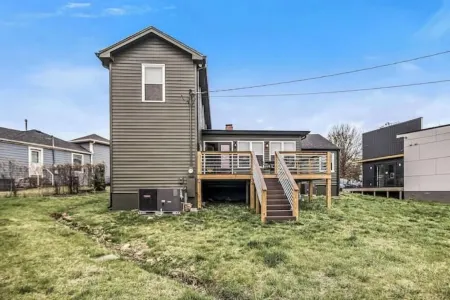 Charming Spacious Home - 10 mins to Downtown!