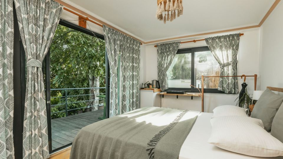 Mona Glamping Caravan Suites