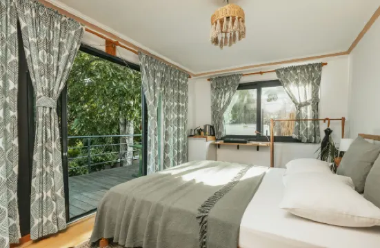 莫娜豪華露營大篷車套房