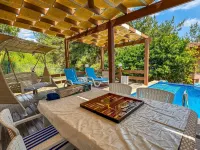 Villa Siesta-Private Pool, sheltered のホテル