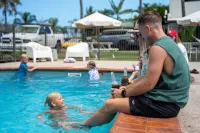 Kinka Palms Motel - Pools