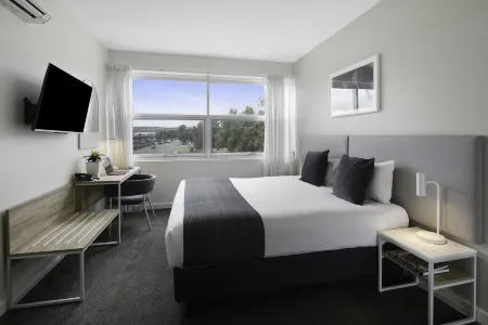 Quest Mawson Lakes