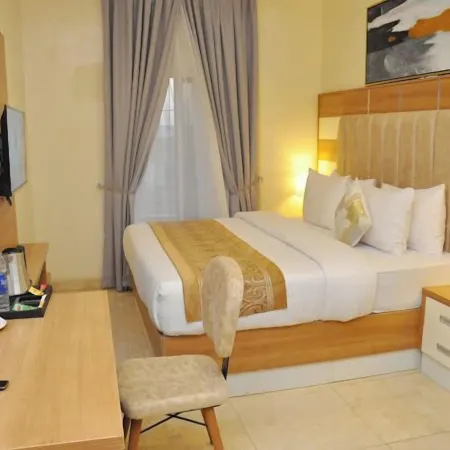 May Shorlet Suites