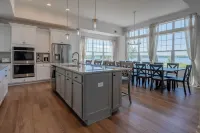 2708 Harbor Court