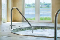 Newport Beach Hotel & Suites - spa