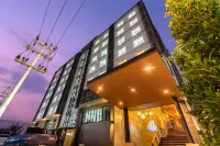 DeVloft Hotel Korat Hotels near Wihan Putthatham Kan Kuson (Huk 31) Pong Lai Chap Kao Sie Ko (Cheng Ngam Tang) Nakhon Ratchasima