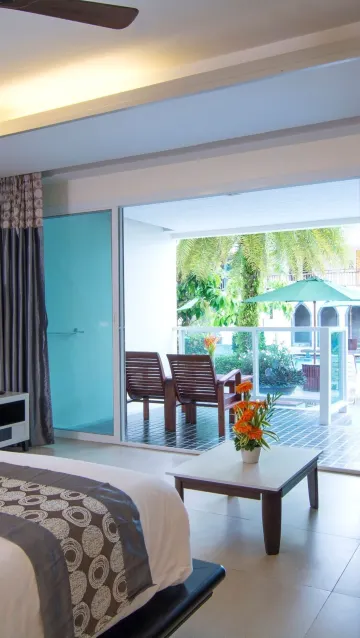 ห้องดีลักซ์ มีทางลงสระว่ายน้ำ