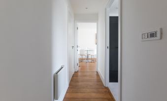 Luxury 2-Bed Flat Parking and Close to the Tube