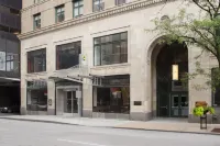 Hyatt Place des Moines Downtown فنادق في ديس موينز