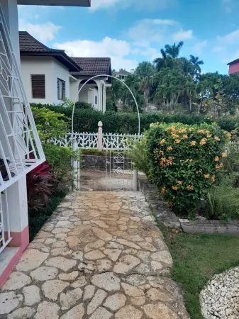 Comfort Kingdom Villa Bed & Breakfast